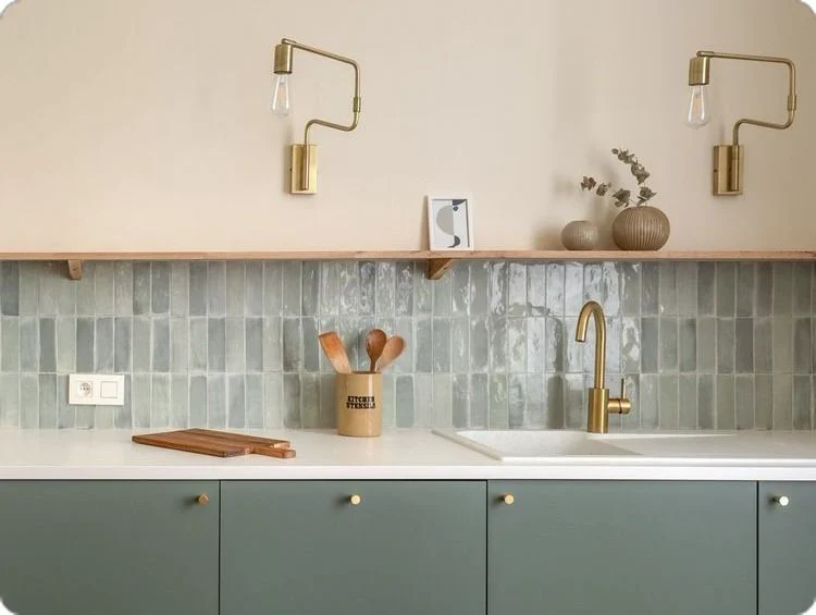 Gạch thẻ trang trí ốp tường bếp